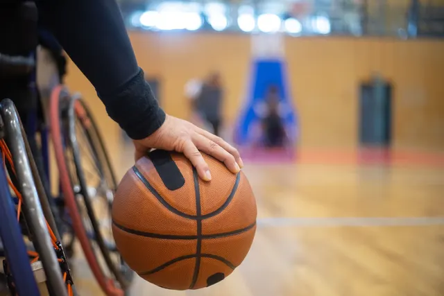Tekerlekli sandalye basketbolunda top kontrolü